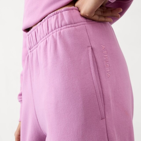 NWT - Forever Fleece High Rise Jogger
- Lotus - M - Picture 3 of 7